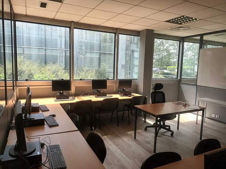 385 Rue de La Belle Etoile, Roissy-en-France à vendre - Photo de l’immeuble – Image 3 sur 10