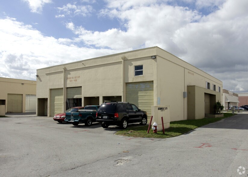 2450 W 82nd St, Hialeah, FL à louer - Photo de l’immeuble – Image 1 sur 16