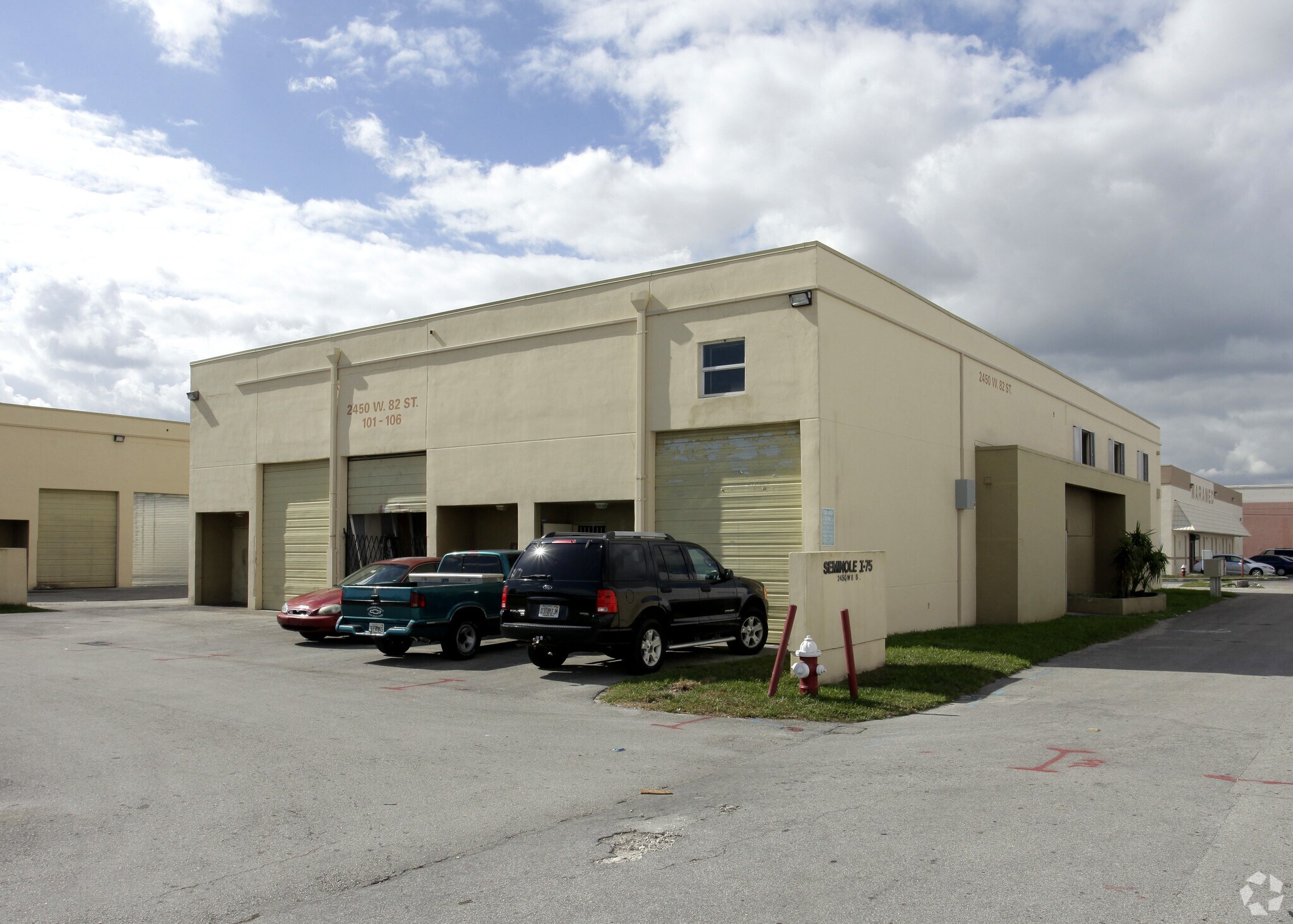 2450 W 82nd St, Hialeah, FL à louer Photo de l’immeuble– Image 1 sur 17