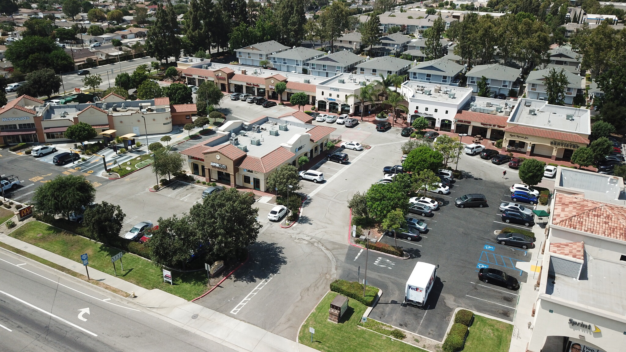 501-561 New Los Angeles Ave, Moorpark, CA à louer Photo de l’immeuble– Image 1 sur 18