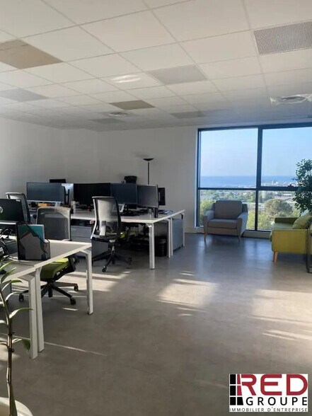 Bureau dans La Ciotat à vendre - Photo de l’immeuble – Image 1 sur 5
