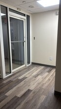 33 SW 2nd Ave, Miami, FL à louer Photo intérieure– Image 1 sur 14