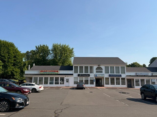 22 Southwick St, Feeding Hills, MA à louer Photo de l’immeuble– Image 1 sur 9