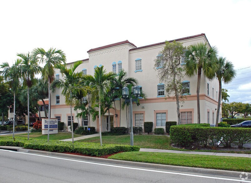 240 W Palmetto Park Rd, Boca Raton, FL à louer - Photo de l’immeuble – Image 2 sur 4