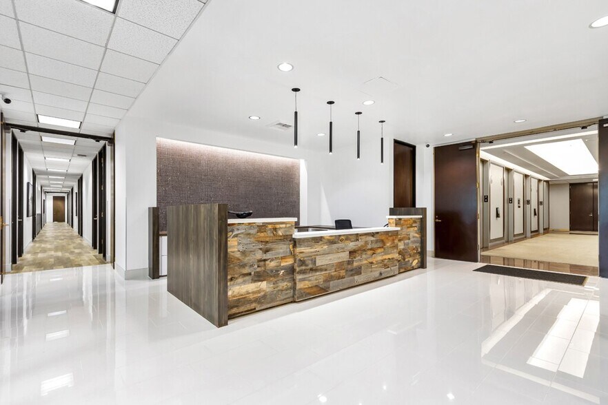 3780 Kilroy Airport Way, Long Beach, CA à louer - Photo de l’immeuble – Image 2 sur 11