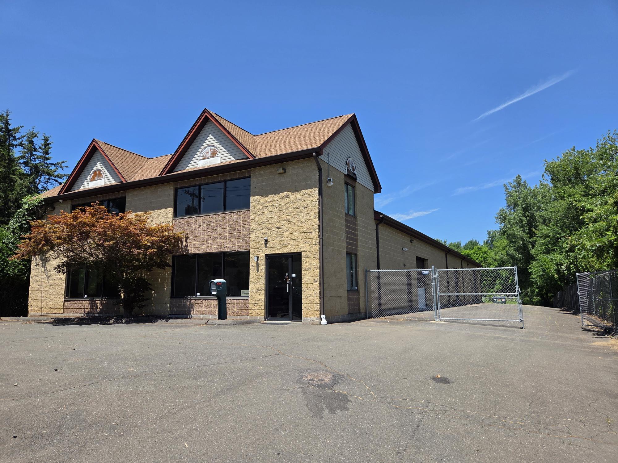 97 Forestville Ave, Plainville, CT à vendre Photo de l’immeuble– Image 1 sur 13