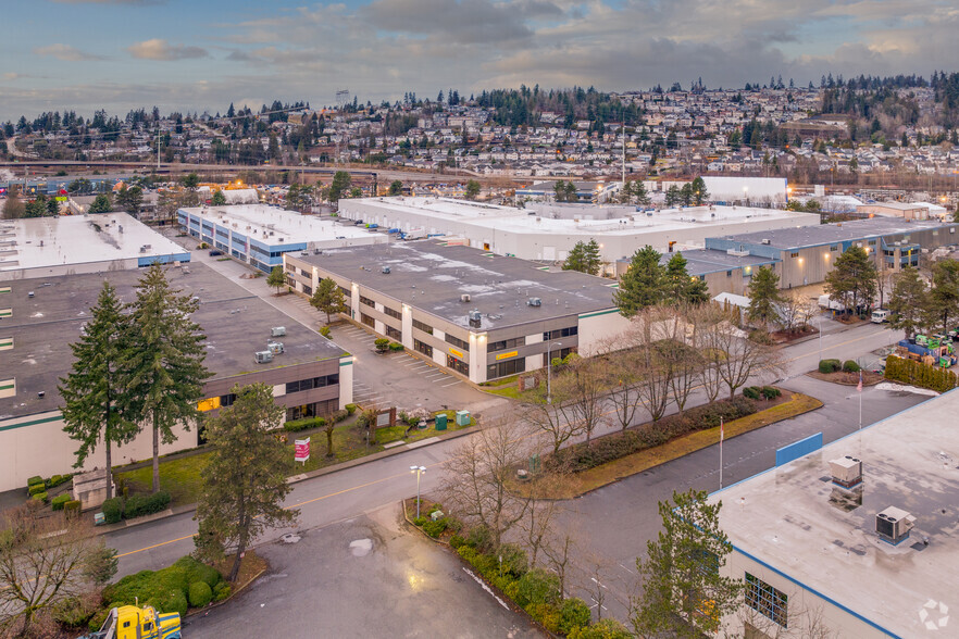 86 N Bend St, Coquitlam, BC à louer - Aérien – Image 2 sur 4