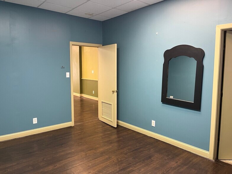 615 N Liberty St, Winston-Salem, NC à louer - Photo de l’immeuble – Image 2 sur 8