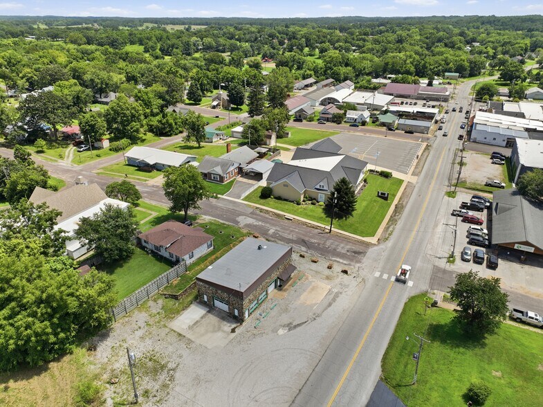 301 N Elm St, Mountain View, MO à vendre - Photo de l’immeuble – Image 2 sur 24