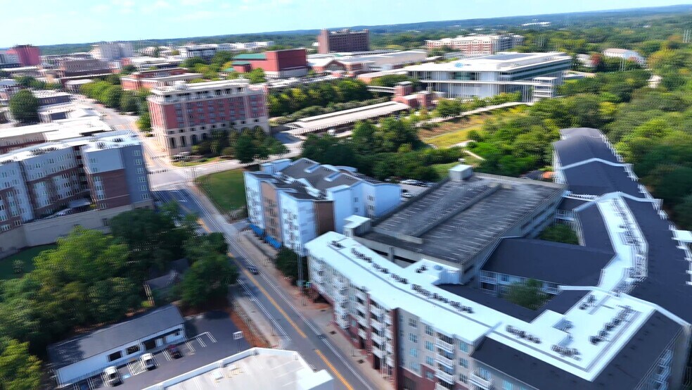 1016 E Broad St, Athens, GA à vendre - Vidéo sur l’annonce professionnelle – Image 2 sur 13