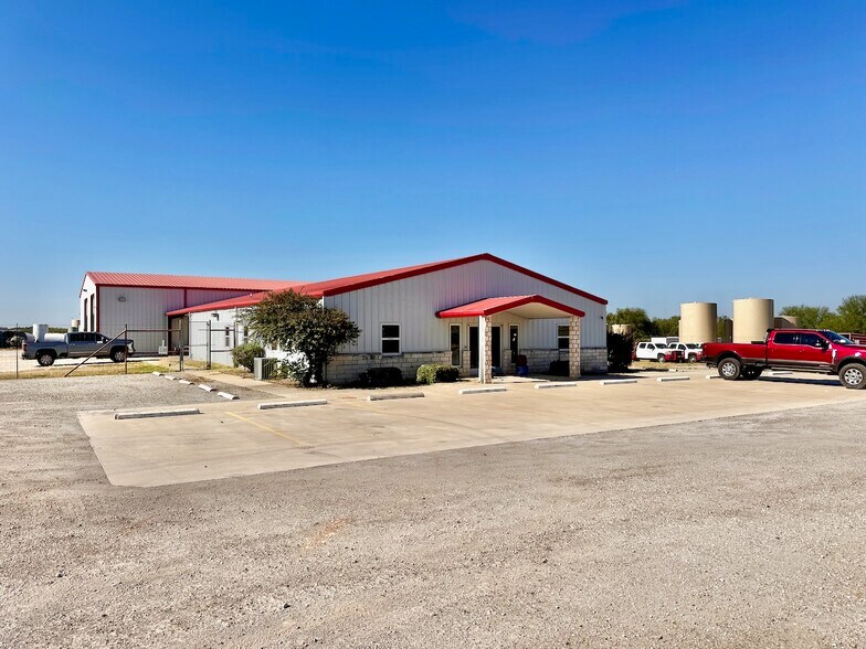 14800 IH 35, Dilley, TX à vendre - Photo de l’immeuble – Image 3 sur 27