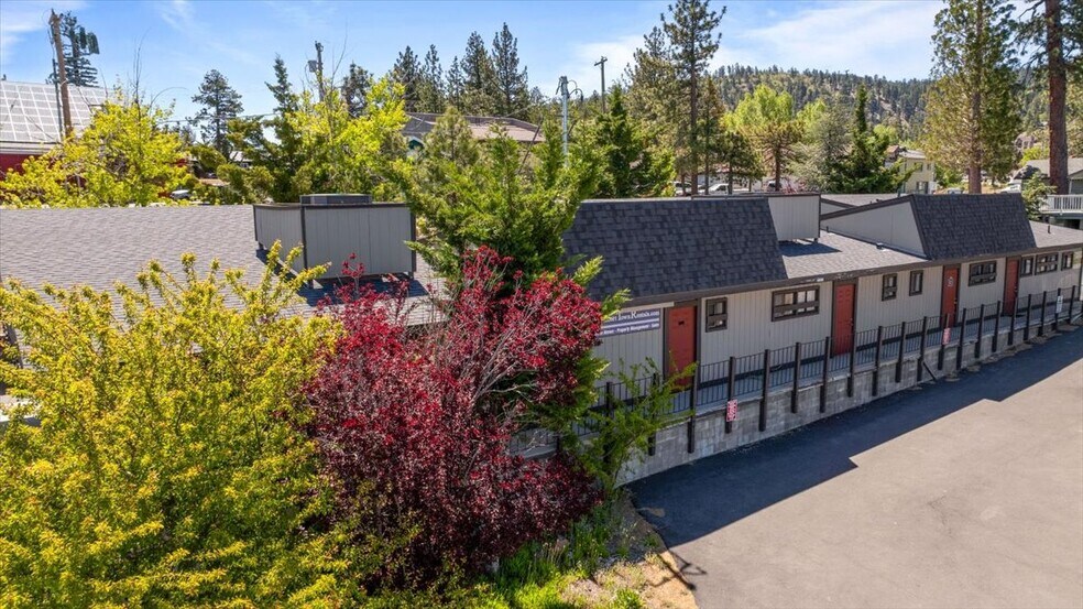 40585 Big Bear Blvd, Big Bear Lake, CA à vendre - Photo de l’immeuble – Image 2 sur 50