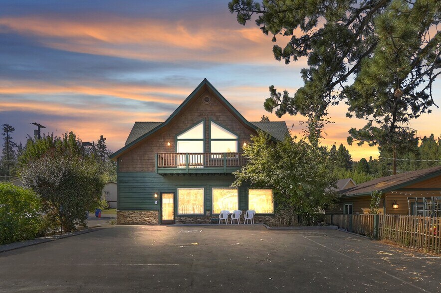 42561 Moonridge Rd, Big Bear Lake, CA à vendre - Photo principale – Image 1 sur 47