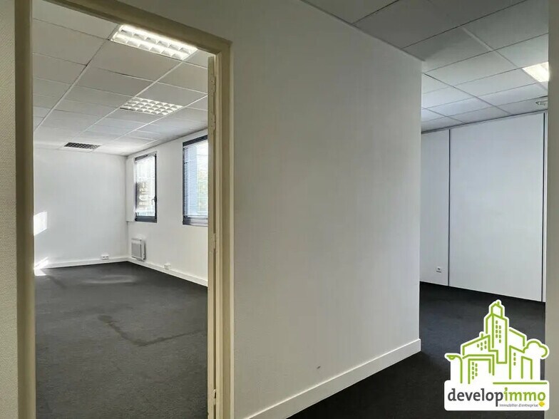 Bureau dans Hérouville-Saint-Clair à louer - Photo de l’immeuble – Image 2 sur 9