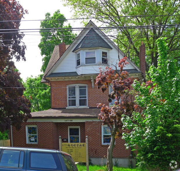 14708 Bayside Ave, Flushing, NY à vendre - Photo principale – Image 1 sur 3