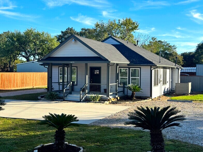 16215 Prairie Lea St, Cypress, TX à louer - Photo de l’immeuble – Image 1 sur 11