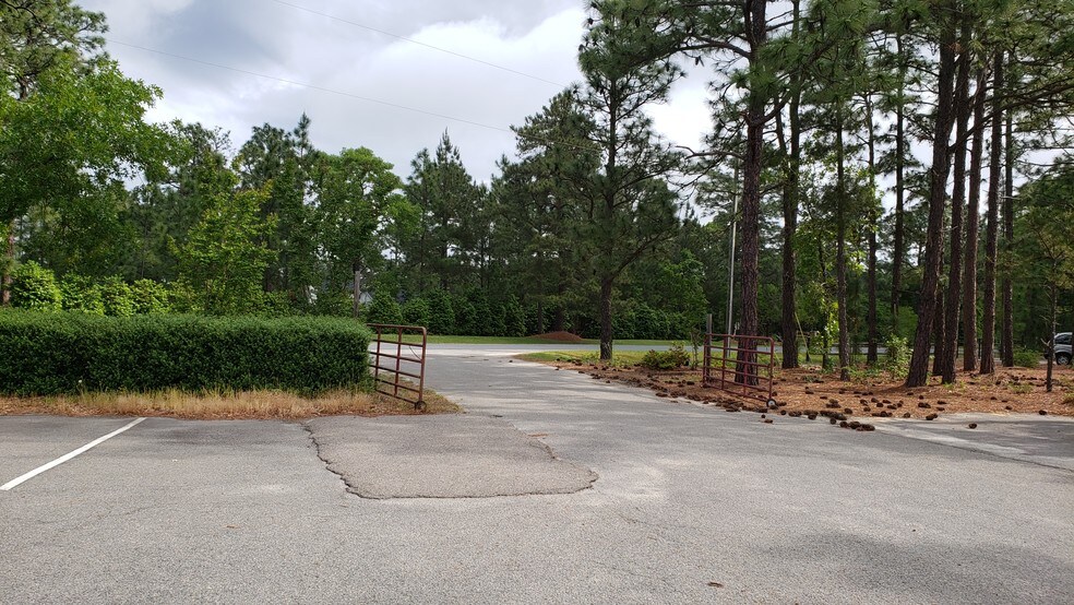 1975 Juniper Lake Rd, West End, NC à louer - Photo de l’immeuble – Image 2 sur 3
