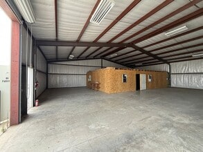 681 Eastgate Rd, Midlothian, TX à louer Photo intérieure– Image 1 sur 3