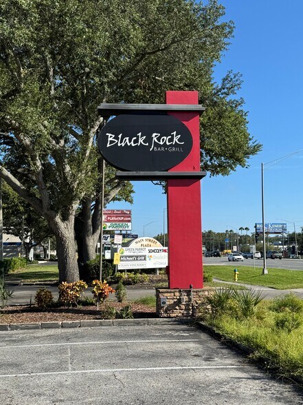 11702 N Dale Mabry Hwy, Tampa, FL à louer - Photo de l’immeuble – Image 2 sur 3
