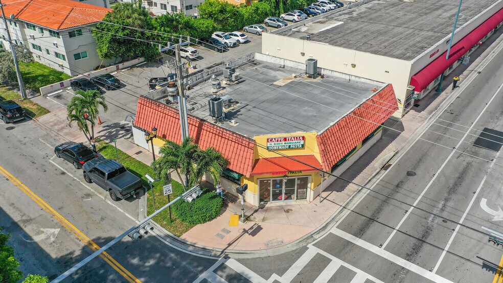 3800 SW 8th St, Coral Gables, FL à vendre - Photo de l’immeuble – Image 2 sur 60