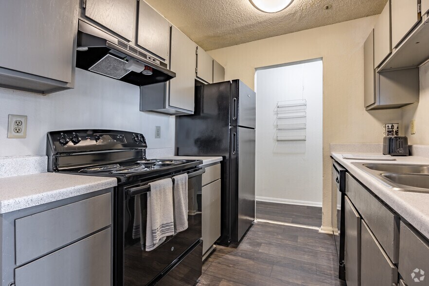 5816 Covington Hwy, Decatur, GA à vendre - Photo intérieure – Image 3 sur 93