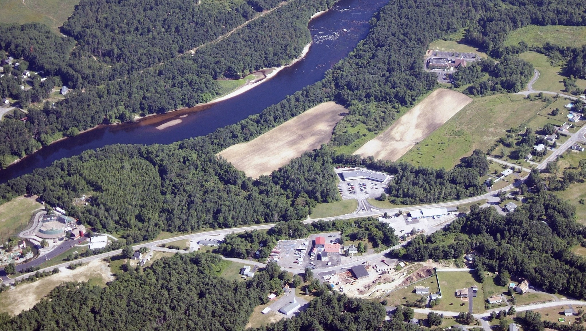 490 Charles Bancroft Hwy, Litchfield, NH à vendre Photo principale– Image 1 sur 4