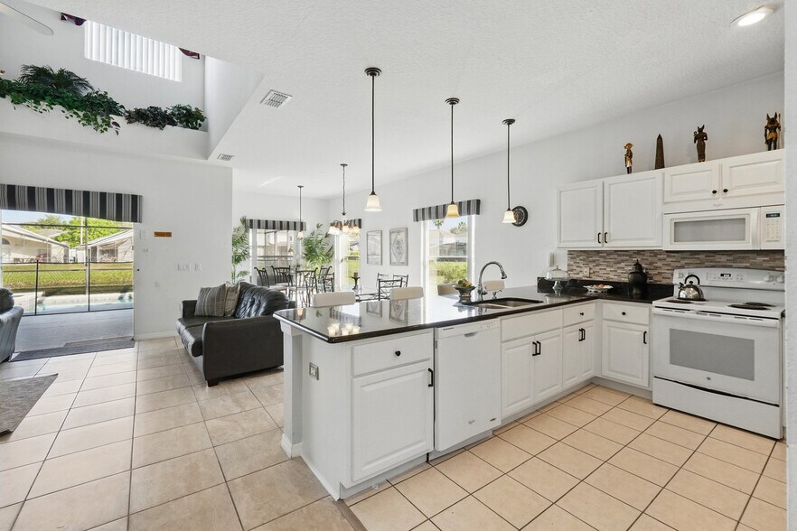 1207 Winding Cypress Ct, Kissimmee, FL à vendre - Photo de l’immeuble – Image 3 sur 4