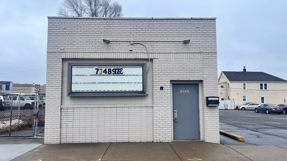 10531 Wren St, Dearborn, MI à vendre - Photo de l’immeuble – Image 2 sur 40