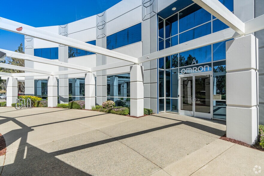 4225 Hacienda Dr, Pleasanton, CA à louer - Photo principale – Image 1 sur 46
