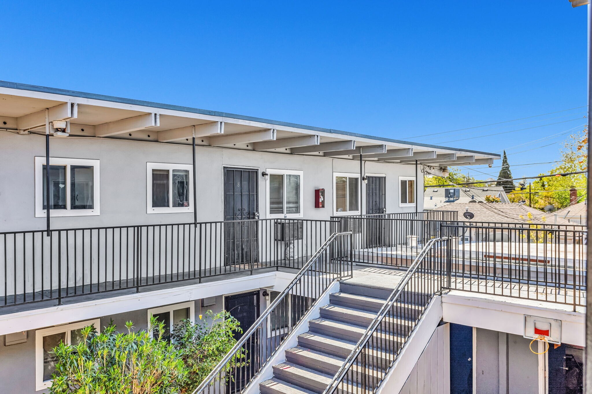 714-728 Darina Ave, Sacramento, CA à vendre Photo principale– Image 1 sur 11