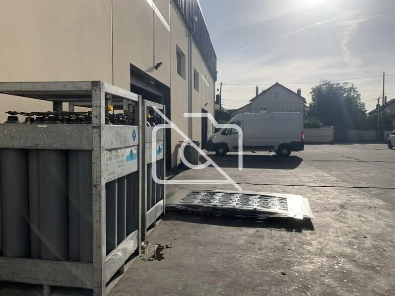 Local d'activités dans Morsang-sur-Orge à vendre - Photo de l’immeuble – Image 3 sur 4
