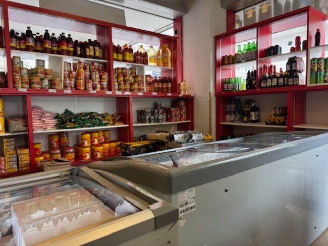 Plus de détails pour Local commercial à vendre