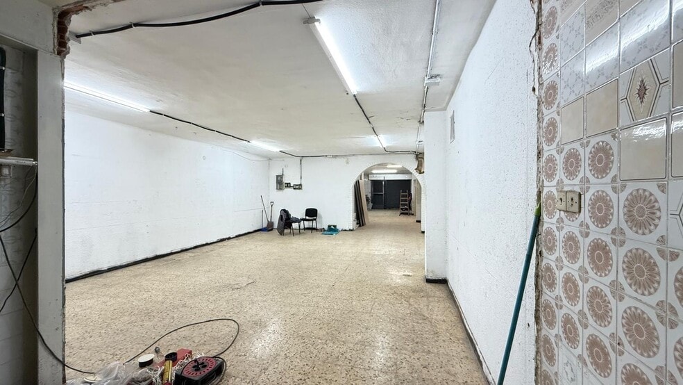 Immeuble residentiel dans Santa Coloma de Gramenet, Barcelona à vendre - Photo de l’immeuble – Image 2 sur 3