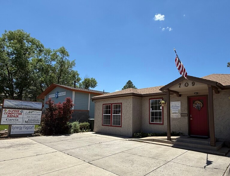 709 N Humphreys St, Flagstaff, AZ à vendre - Photo de l’immeuble – Image 3 sur 7