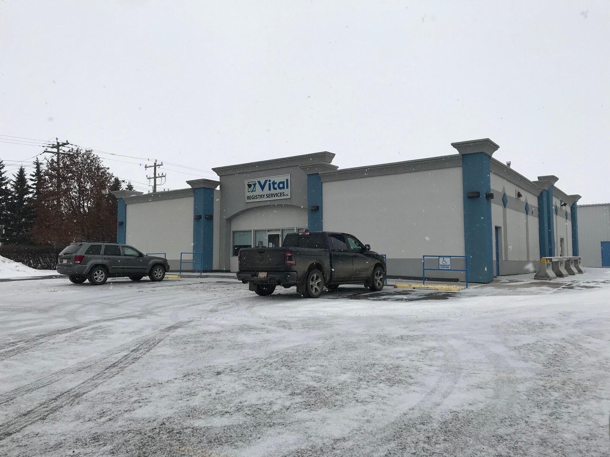 5406 43 St, Red Deer, AB à vendre Photo de la construction– Image 1 sur 2