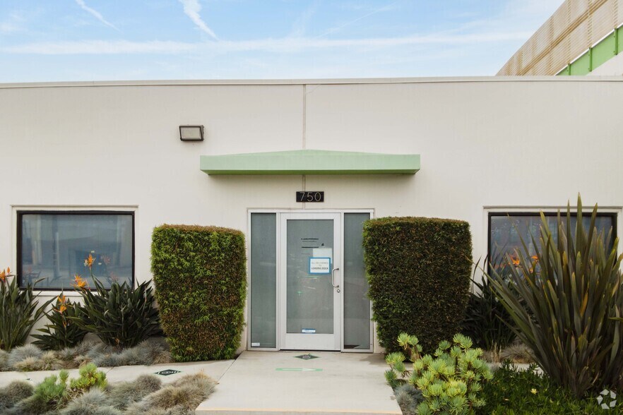 750 Lairport St, El Segundo, CA à louer - Photo de l’immeuble – Image 2 sur 17