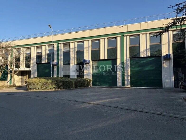 Local d’activités dans Limonest à louer - Photo de l’immeuble – Image 2 sur 29