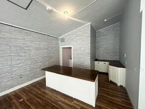 8012 Bellona Ave, Baltimore, MD à louer Photo intérieure– Image 1 sur 2