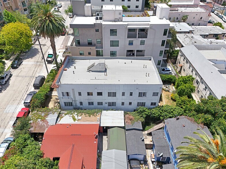 229 S Westlake Ave, Los Angeles, CA à vendre - Photo de l’immeuble – Image 3 sur 7