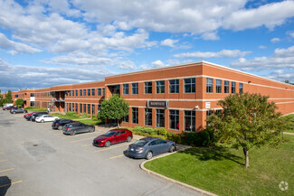 Plus de détails pour 5896-5932 Boul Henri-Bourassa O, Montréal, QC - Industriel/Logistique à louer