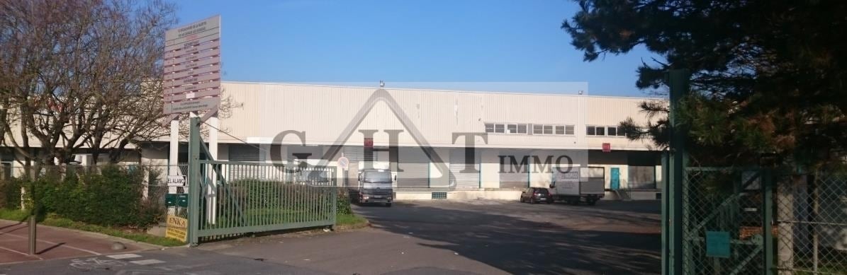 Industriel/Logistique dans Garges-lès-Gonesse à louer Photo de l’immeuble– Image 1 sur 5