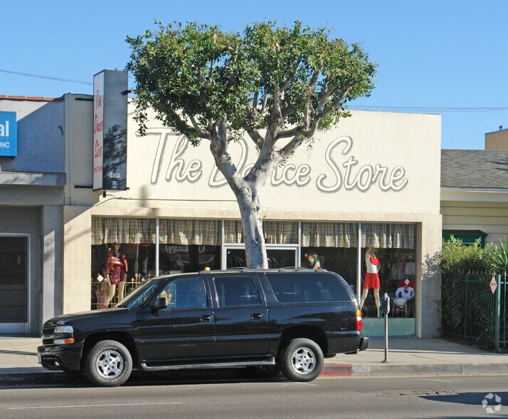 1446 S Robertson Blvd, Los Angeles, CA à louer - Photo de l’immeuble – Image 3 sur 4