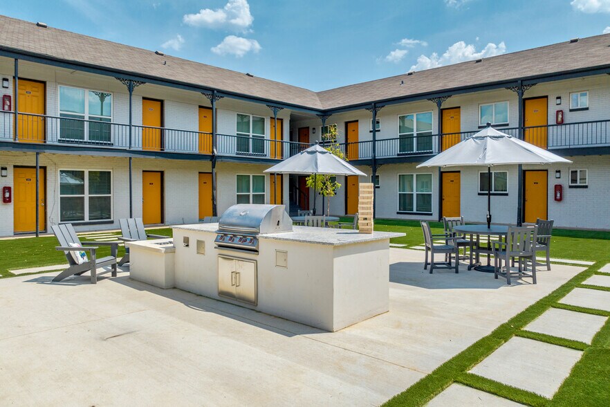 915 S Waterview Dr, Richardson, TX à vendre - Photo de l’immeuble – Image 3 sur 11