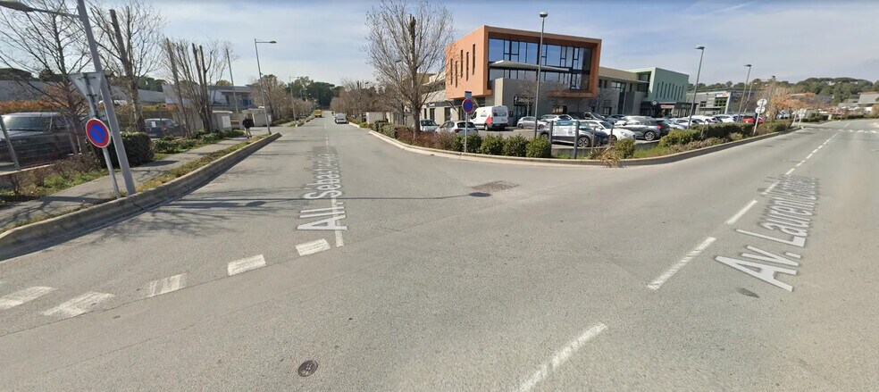 Industriel/Logistique dans Fréjus à louer - Photo de l’immeuble – Image 1 sur 5