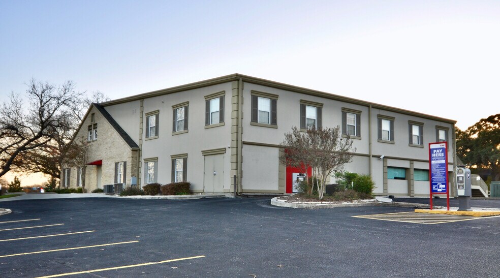 301 N C M Allen Pkwy, San Marcos, TX à louer - Photo de l’immeuble – Image 3 sur 7