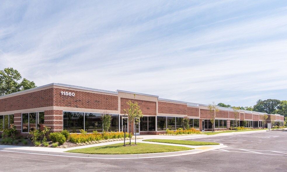 11560 Crossroads Cir, Middle River, MD à louer - Photo de l’immeuble – Image 2 sur 5