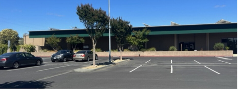 1020 Center St, Santa Rosa, CA à louer - Photo principale – Image 1 sur 1