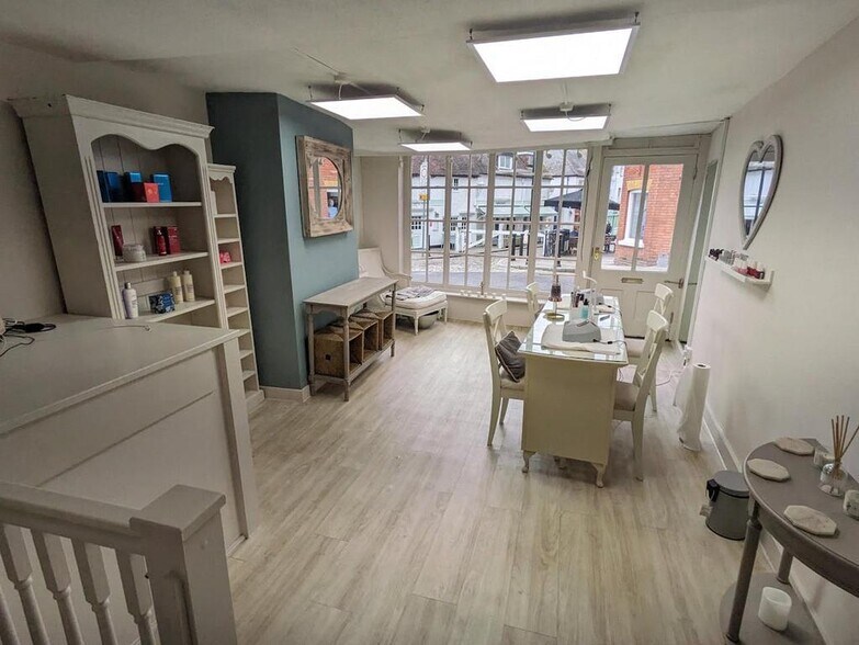 12 Castle St, Guildford à vendre - Photo de l’immeuble – Image 3 sur 7