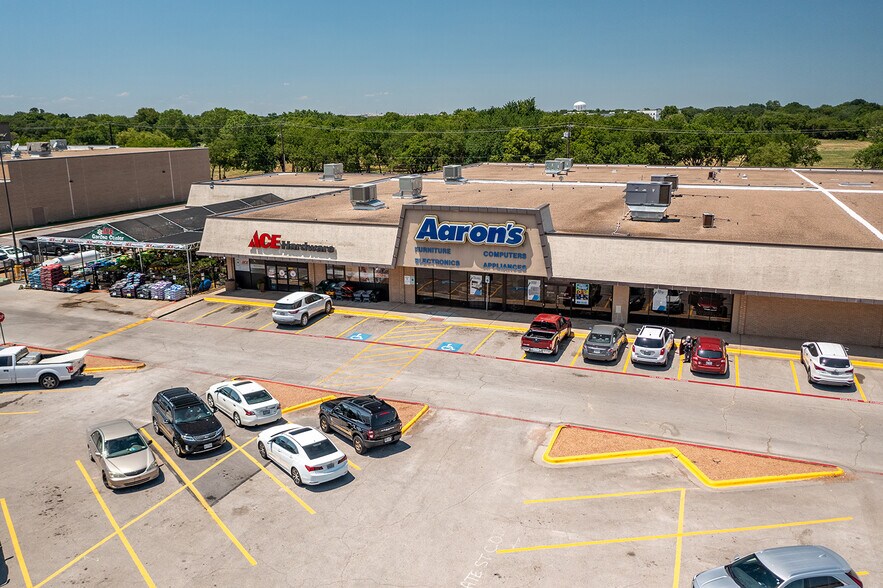 500-1042 W University Dr, Denton, TX à louer - Photo de l’immeuble – Image 3 sur 9