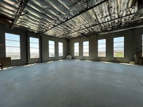 17051 Sierra Lakes Pky, Fontana, CA à louer Photo intérieure– Image 2 sur 3